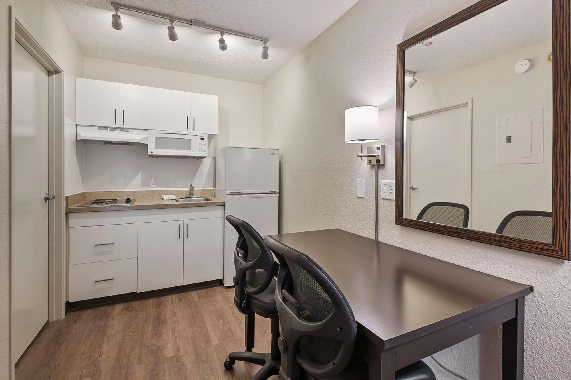 Extended Stay America Suites - Miami - Airport - Blue Lagoon מראה חיצוני תמונה