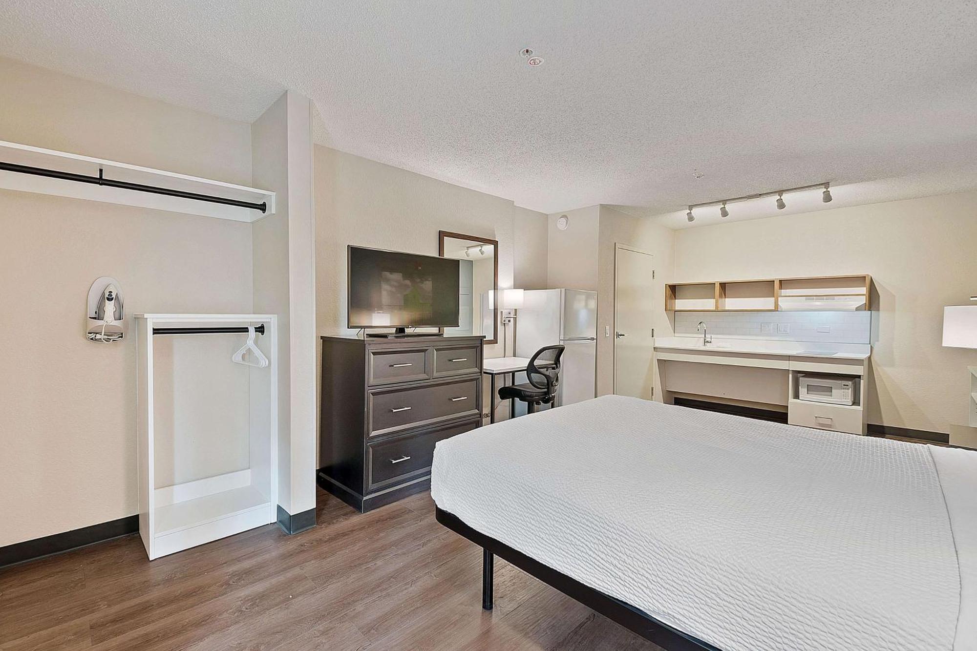 Extended Stay America Suites - Miami - Airport - Blue Lagoon מראה חיצוני תמונה