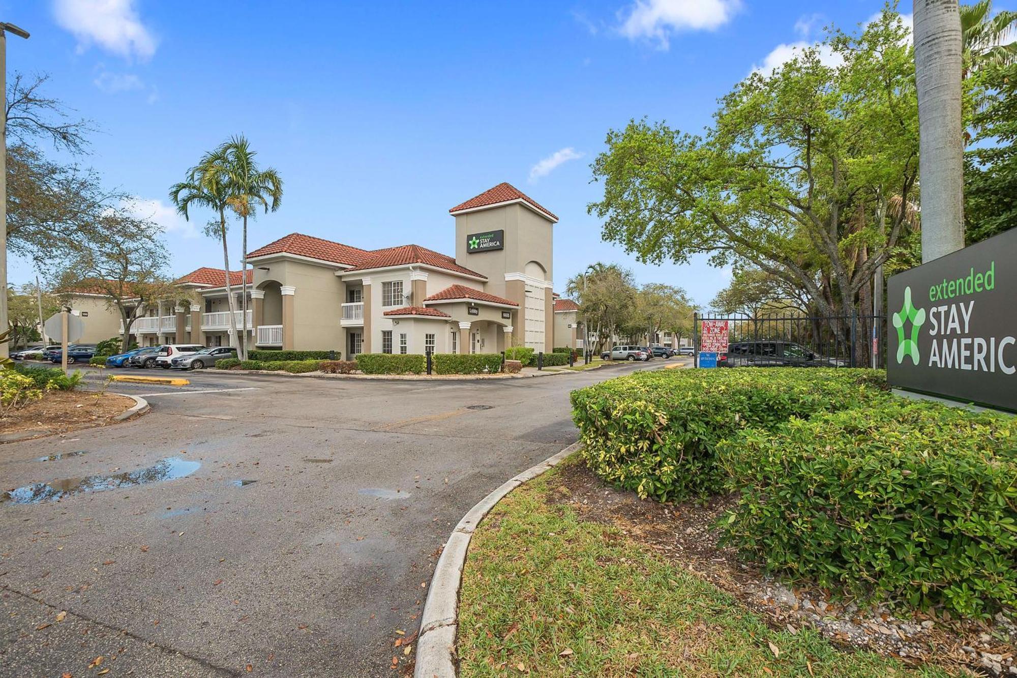 Extended Stay America Suites - Miami - Airport - Blue Lagoon מראה חיצוני תמונה